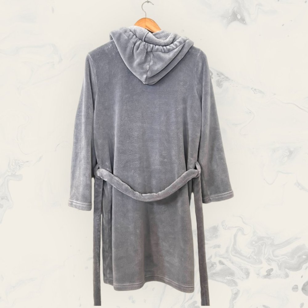 Victoria's Secret Women's Sleepwear Robe Gray Fleece Size S Belt Pocket - Picture 2 of 7